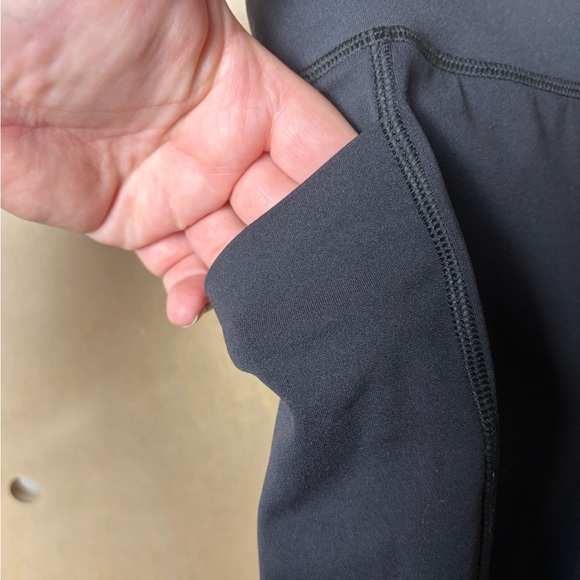 Stio Black Performance Bike Shorts – Women’s M (6” Inseam) in Black - Picture 3 of 5